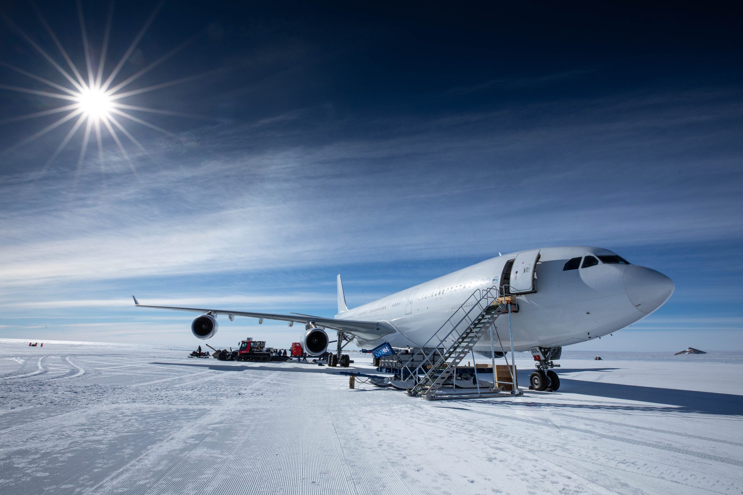 HiFly A340 Wolf's Fang Antarctica landing, November 2021, photographed by Brian Carlin
